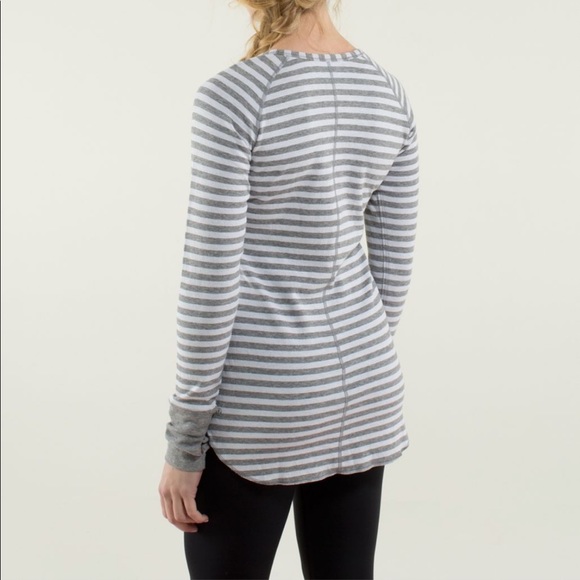 Lululemon Open Your Heart ❤️ Long sleeve tee - Picture 2 of 7